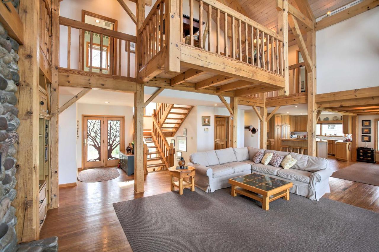 Gorgeous Charlevoix Home On Lake Michigan! Ellsworth Exterior photo